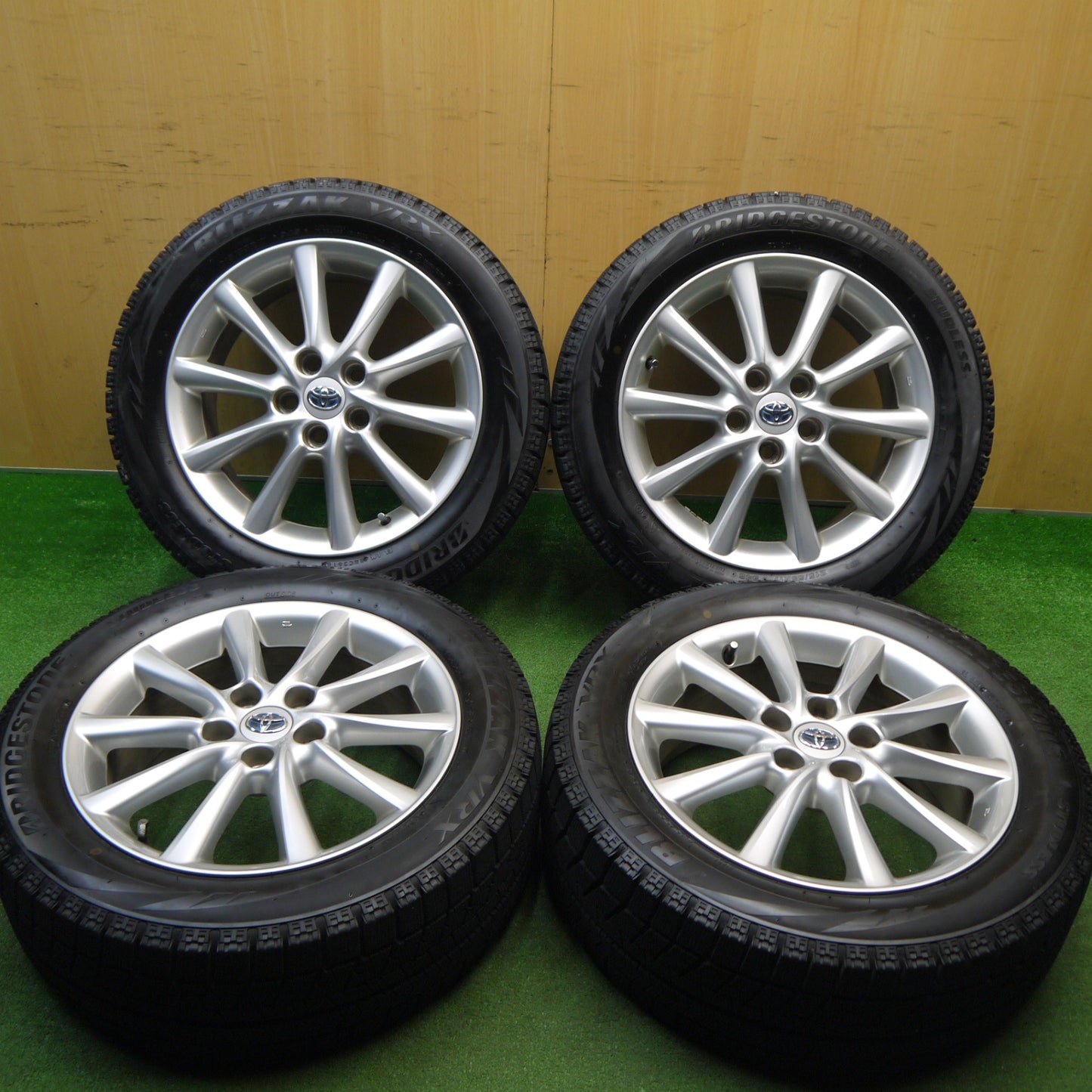 バリ溝！キレイ！9.5分★トヨタ 50系 エスティマ アエラス 純正 215/55R17 スタッドレス ブリヂストン ブリザック VRX 17インチ PCD114.3/5H★5121003Hス