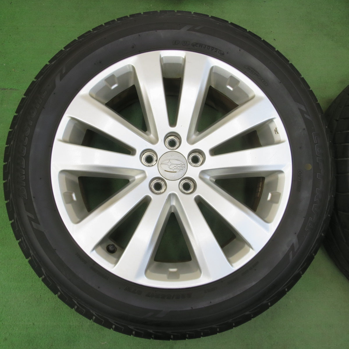 バリ溝！9.5分★スバル フォレスター 純正 225/55R17 ブリヂストン LUFT RV2 17インチ PCD100/5H★5050202イノ