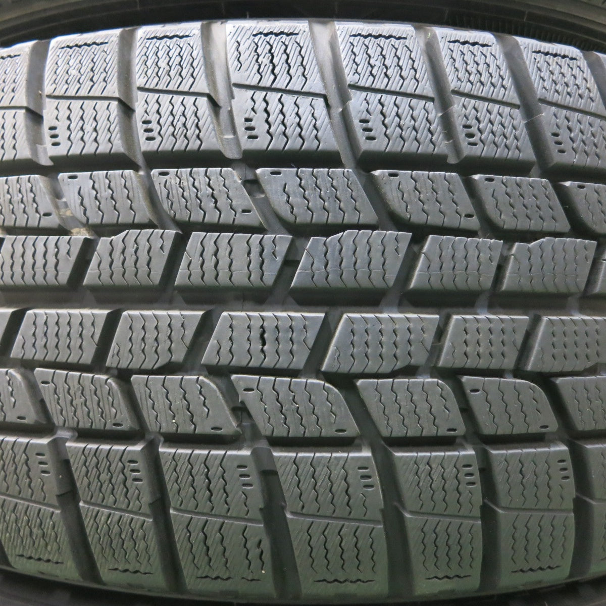 *送料無料* バリ溝！キレイ！9.5分以上★スタッドレス 235/50R18 グッドイヤー アイスナビ6 EuroSpeed MANARAY SPORT 18インチ PCD114.3/5H★4050811イス
