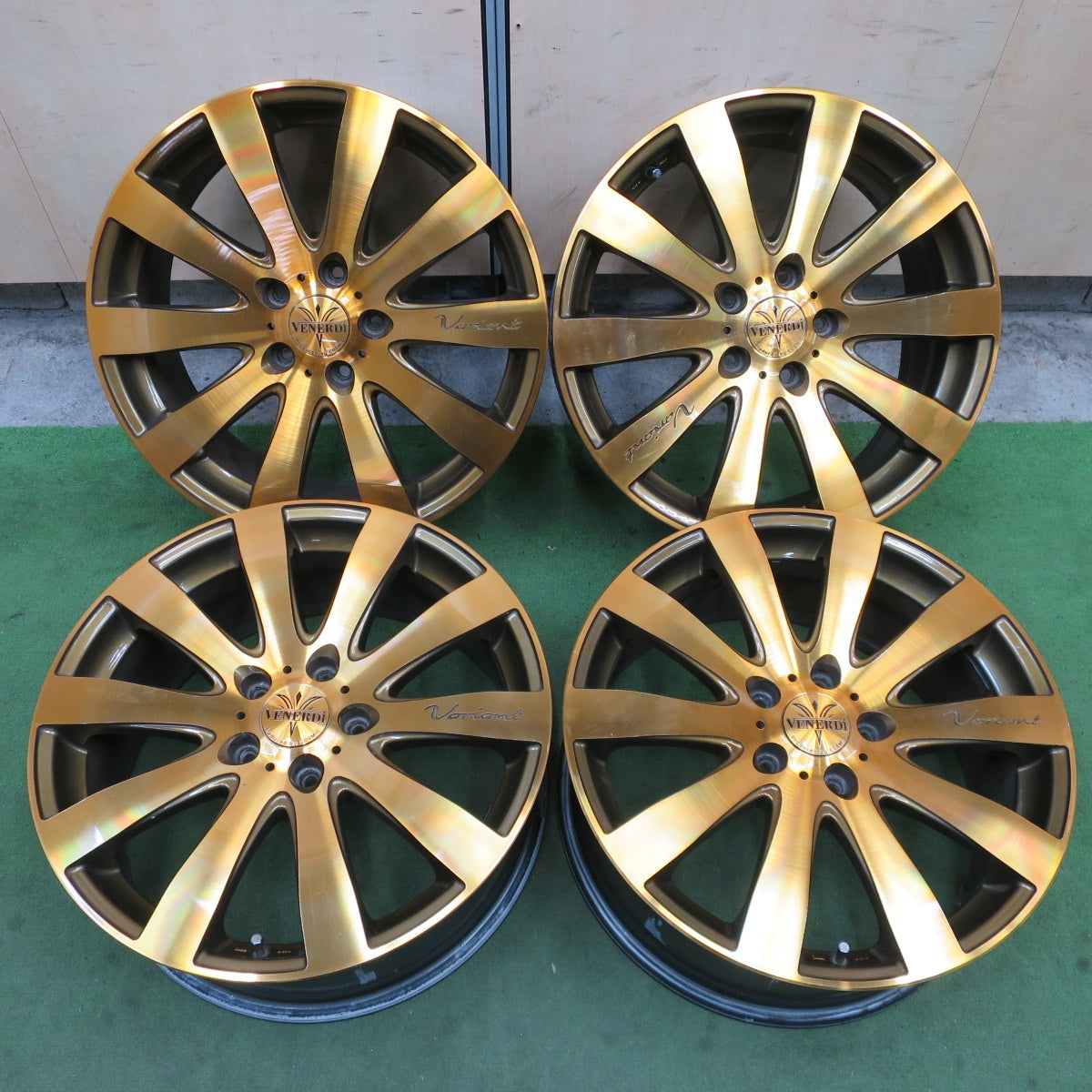 キレイ！付属品付き★VENERDi VARIANT COSMIC 18インチ ホイール ヴェネルディ ヴァリアント コスミック 18×7.5J PCD114.3/5H★6070603NGホ
