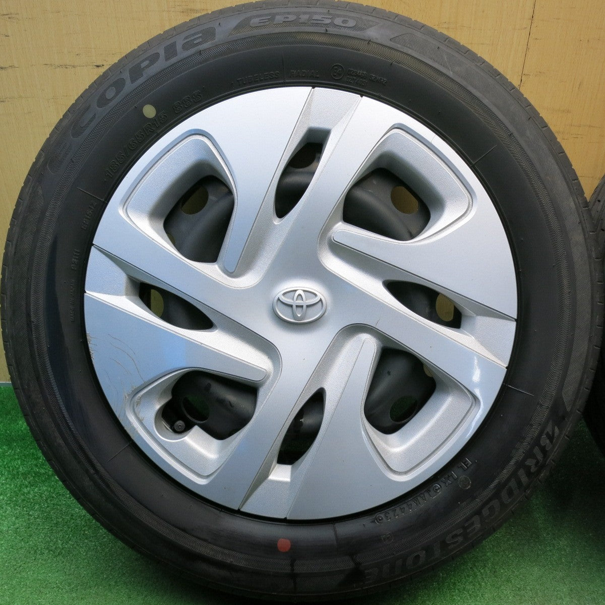 4本価格！23年★トヨタ アクア 純正 スチール 185/65R15 ブリヂストン エコピア EP150 15インチ PCD100/4H★6040506HAノ