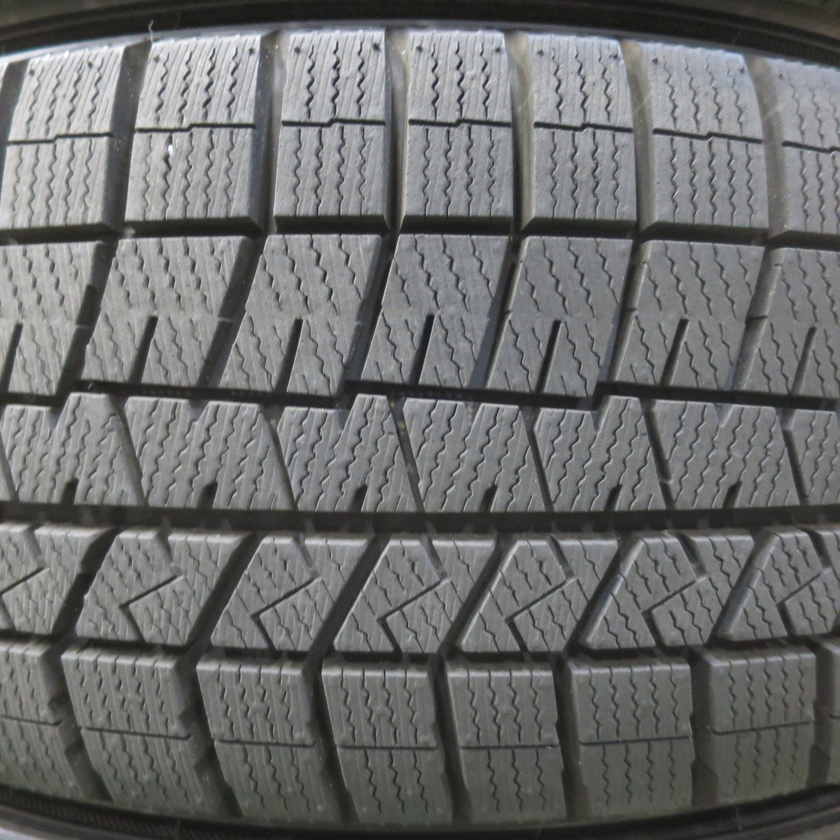 バリ溝！24年！キレイ！9.5分以上★スタッドレス 205/50R17 ダンロップ ウインターマックス 03 DUFACT デュファクト 17インチ PCD100/4H★6031105イス