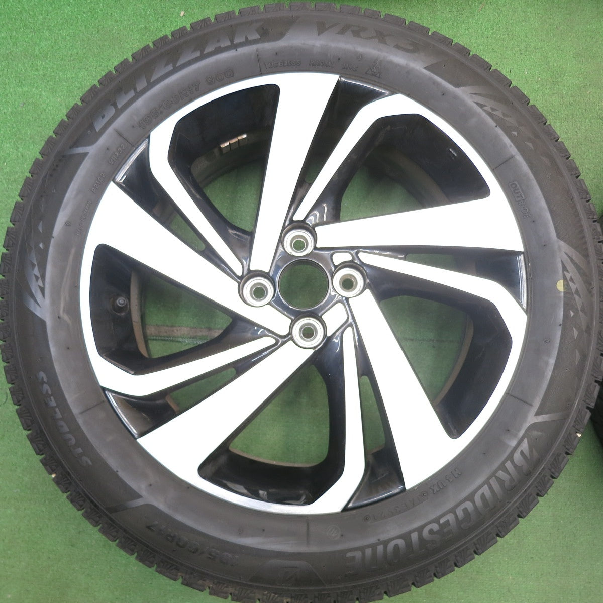 バリ溝！9.5分★トヨタ ライズ ダイハツ ロッキー 純正 195/60R17 スタッドレス ブリヂストン ブリザック VRX3 17インチ PCD100/4H★6042306HAス