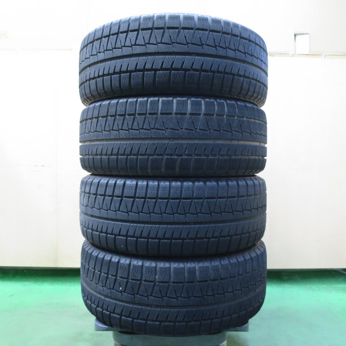バリ溝！キレイ！9分★スタッドレス 215/50R17 ブリヂストン ブリザック REVO GZ ECO FORME エコフォルム 17インチ PCD114.3/5H★5082305イス