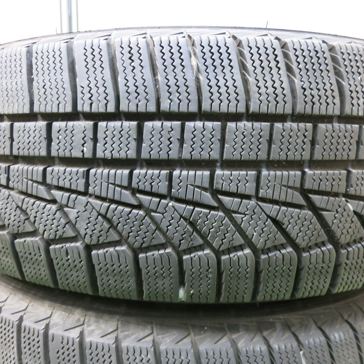 [送料無料] バリ溝！キレイ！8.5分★スタッドレス 195/65R15 ハンコック ウインター アイセプト IZ2A Plencia プレンシア 15インチ PCD114.3/5H★4122505SYス