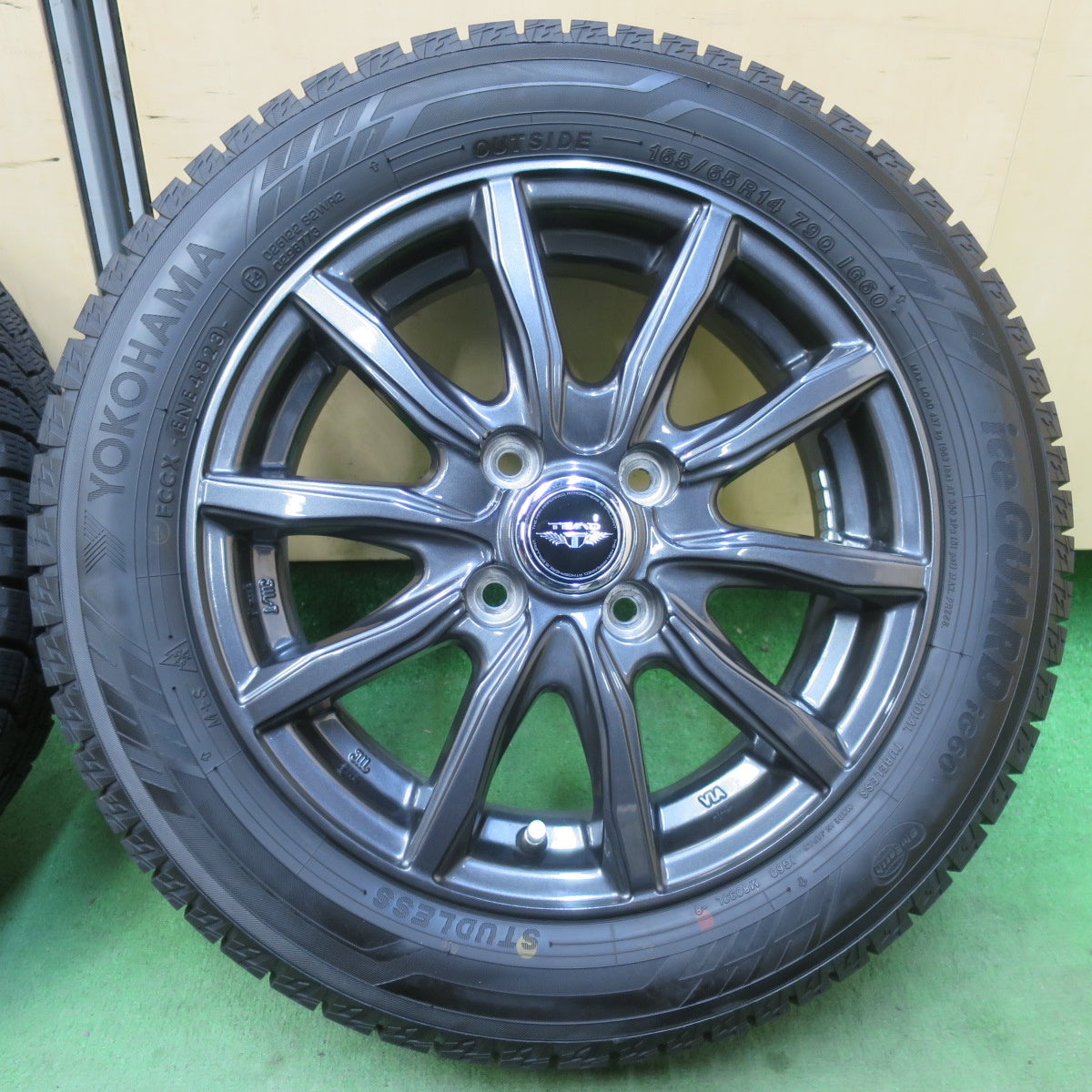 バリ溝！23年！キレイ！ほぼ10分★スタッドレス 165/65R14 ヨコハマ アイスガード iG60 TEAD テッド 14インチ PCD100/4H★5122915イス