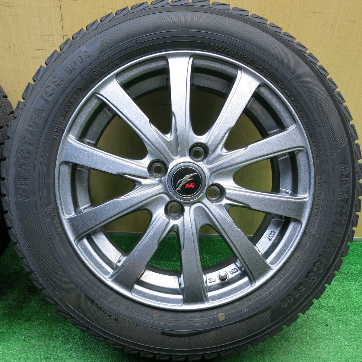 バリ溝！21年！キレイ！9分★スタッドレス 175/65R15 プラクティバ アイス BP02 ヨコハマ Fang ファング 15インチ PCD100/4H★5113024HAス