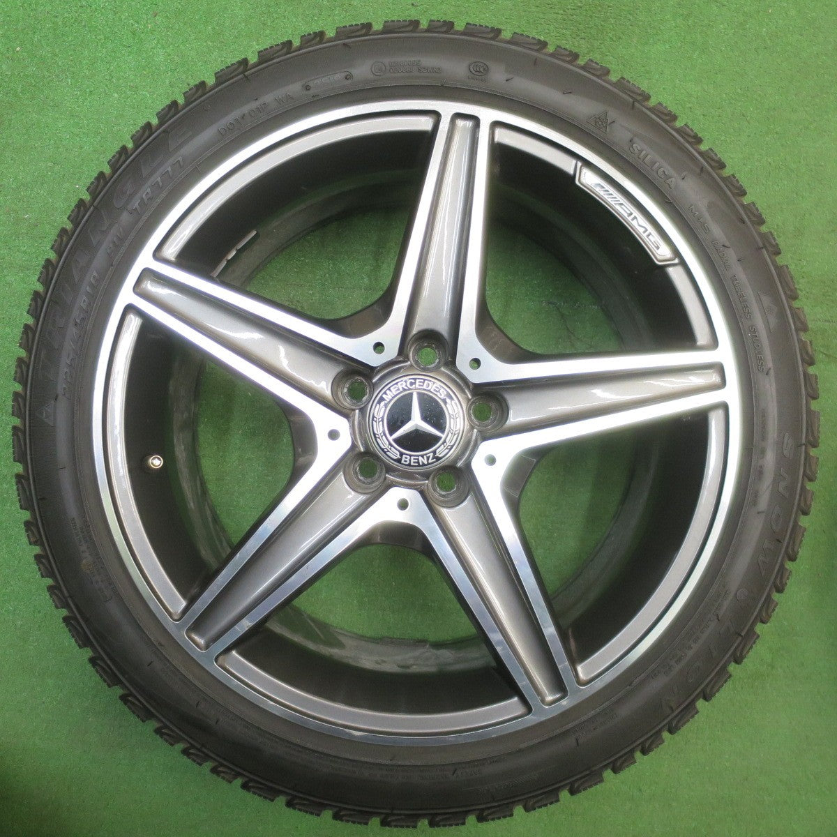 バリ溝！9分★ベンツ 等 AMG タイプ 社外 225/45R18 スタッドレス トライアングル SNOW LION 18インチ PCD112/5H★6021301NJス