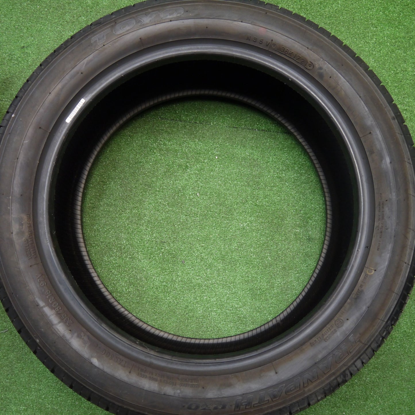 新車外し！21年★235/50R18 トーヨー トランパス R30 タイヤ 18インチ アルファード ヴェルファイア 等★5110406Hノタ