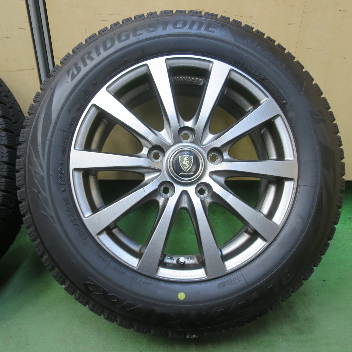 バリ溝！23年！8.5分★スタッドレス 185/65R15 ブリヂストン ブリザック VRX2 MANARAY SPORT マナレイ スポーツ 15インチ PCD114.3/5H★6051301イス