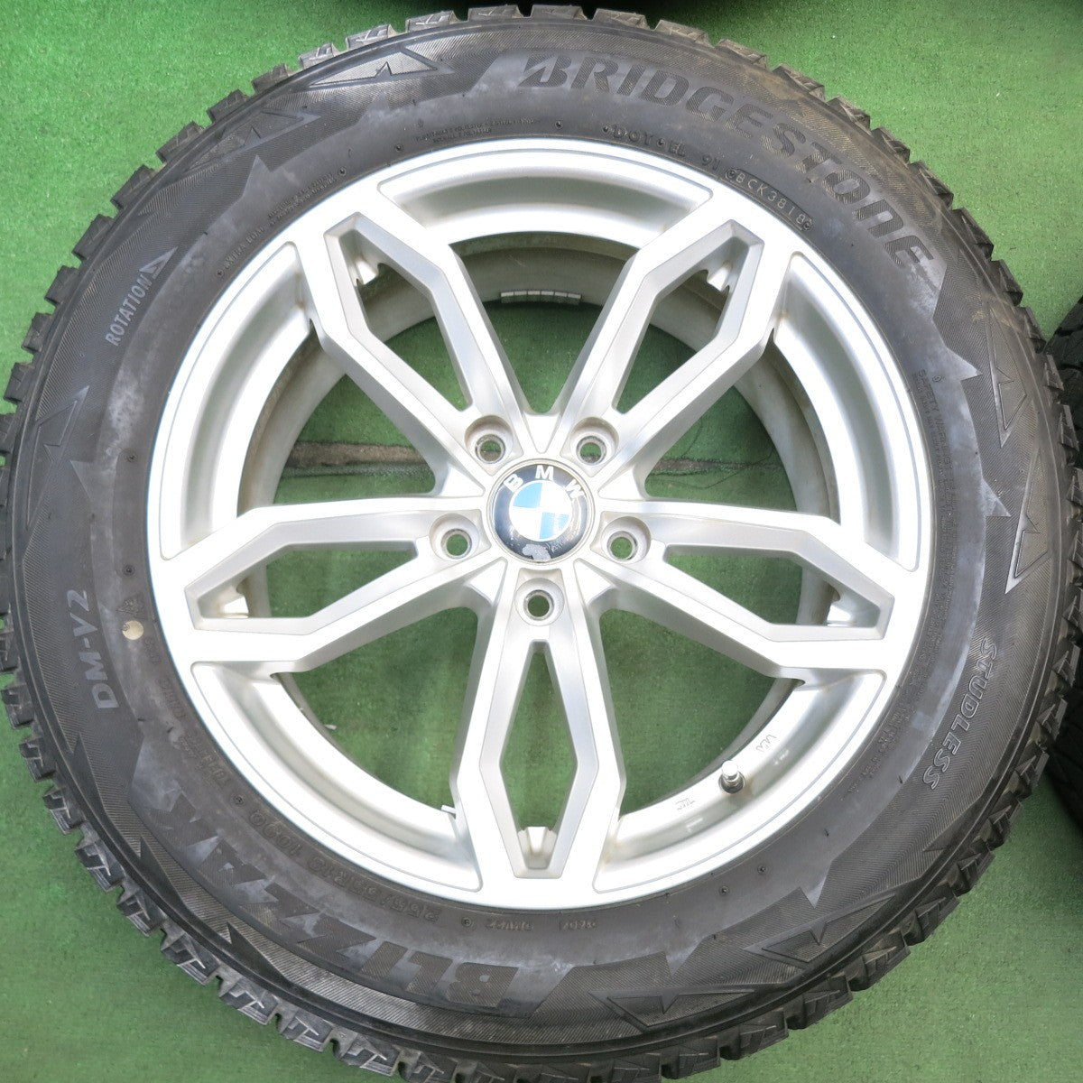 ほぼ未使用！キレイ★BMW 等 AGA Welt 255/55R18 スタッドレス ブリヂストン ブリザック DM-V2 ヴェルト 18インチ PCD120/5H★6052312HAス