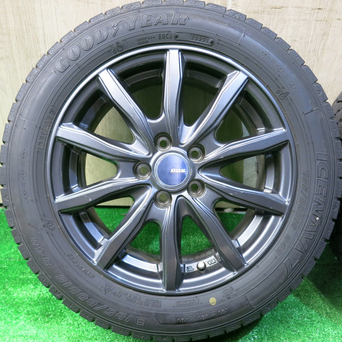 バリ溝！21年！キレイ！8.5分★シエンタ 等 185/60R15 スタッドレス グッドイヤー アイスナビ7 D.O.S. DOS 15インチ PCD100/5H★5113023HAス