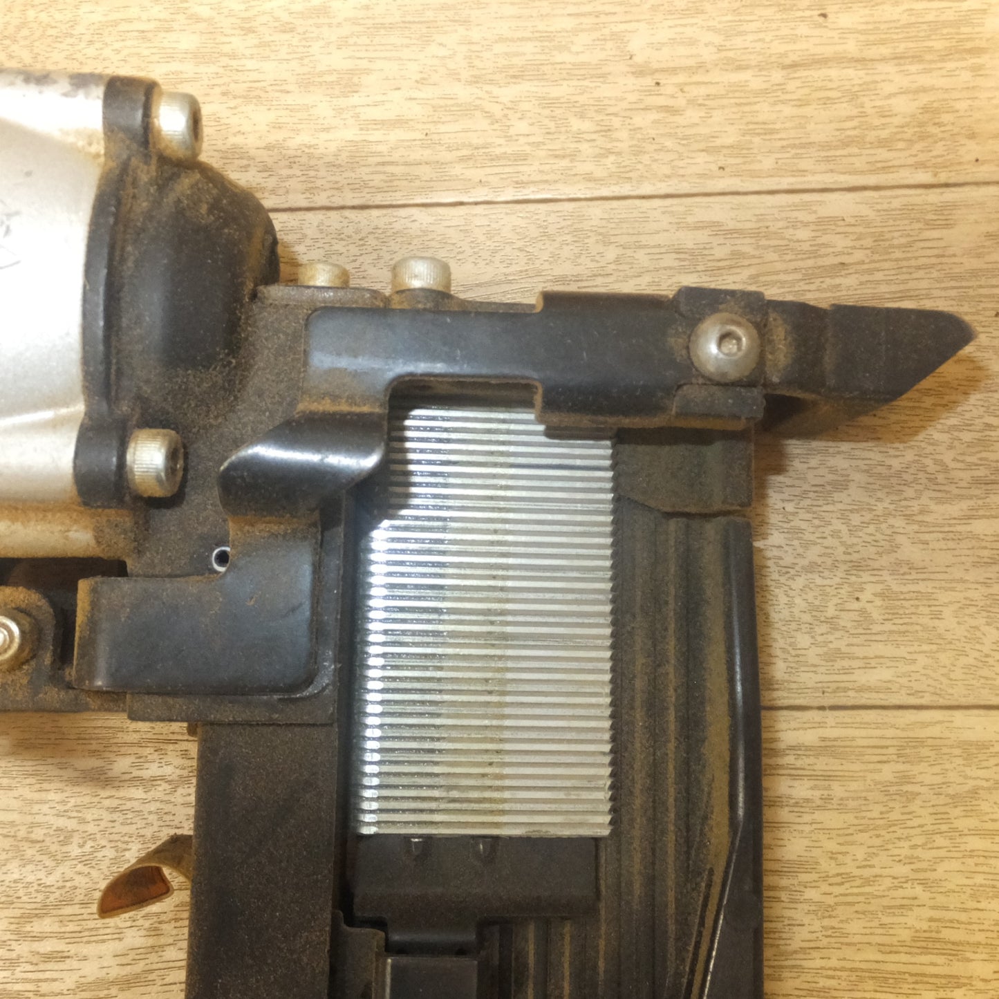 [送料無料] ★マキタ makita フローリング用エアタッカ AT1150B　常圧 エアーツール★