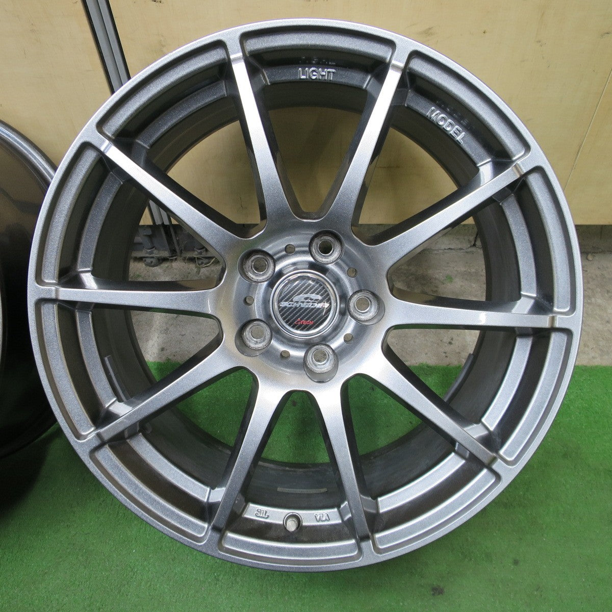 キレイ★SCHNEIDER ATECH 18インチ ホイール シュナイダー 18×8J PCD114.3/5H★6022101NGホ