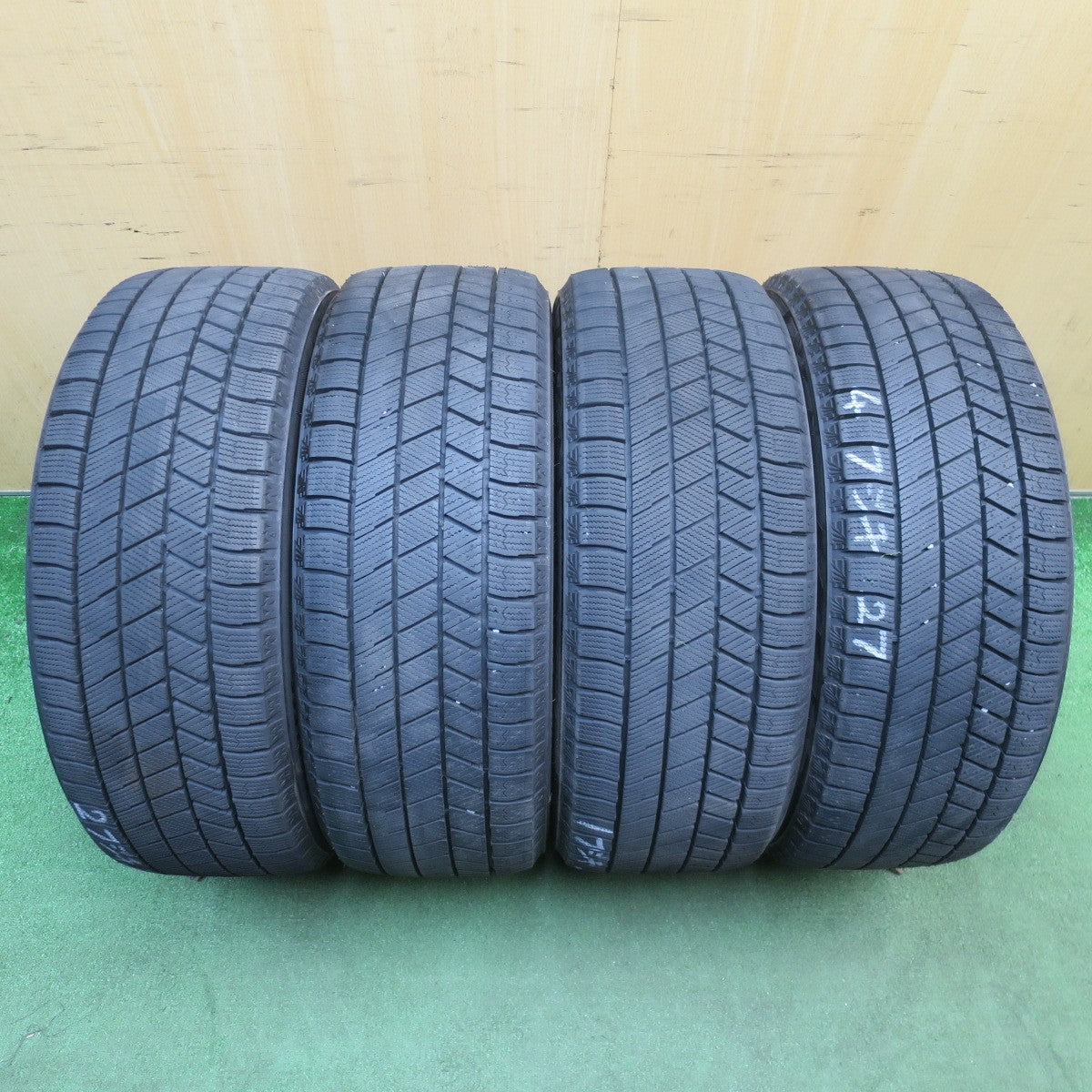 バリ溝！23年！キレイ！9.5分★レガシィ 等 215/45R17 スタッドレス ブリヂストン ブリザック VRX3 BALMINUM AR12 バルミナ 17インチ PCD100/5H★6051205NJス