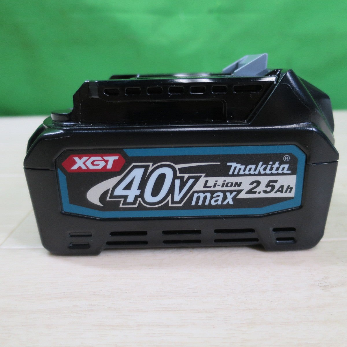 [送料無料] 美品！付属品付き☆マキタ 充電式 クリーナ CL001G コードレス 掃除機 クリーナー 充電器 DC40RA バッテリー BL4025 makita☆