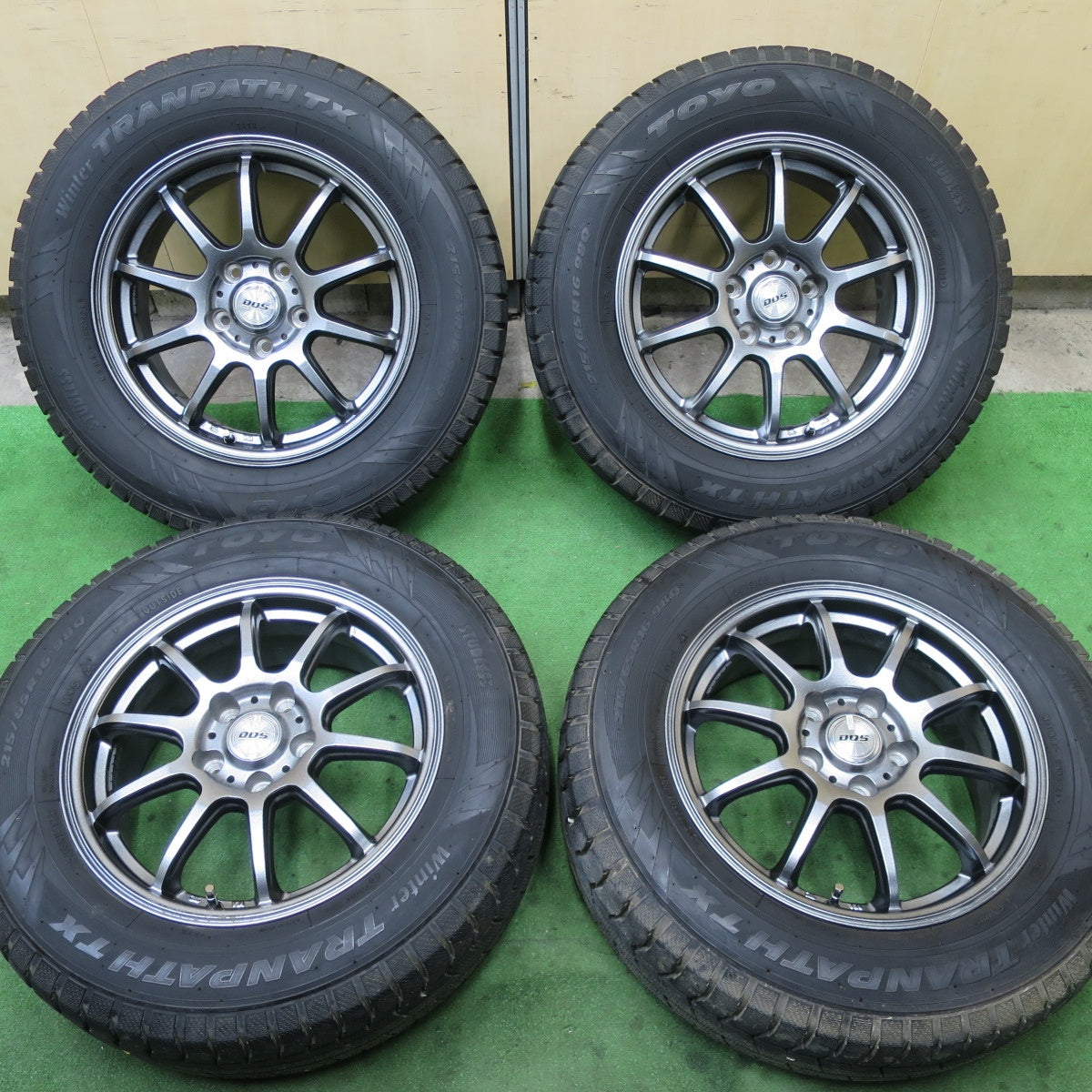 バリ溝！21年！キレイ！9.5分以上★スタッドレス 215/65R16 トーヨー ウインター トランパス TX D.O.S. DOS 16インチ PCD114.3/5H★5062001TTス