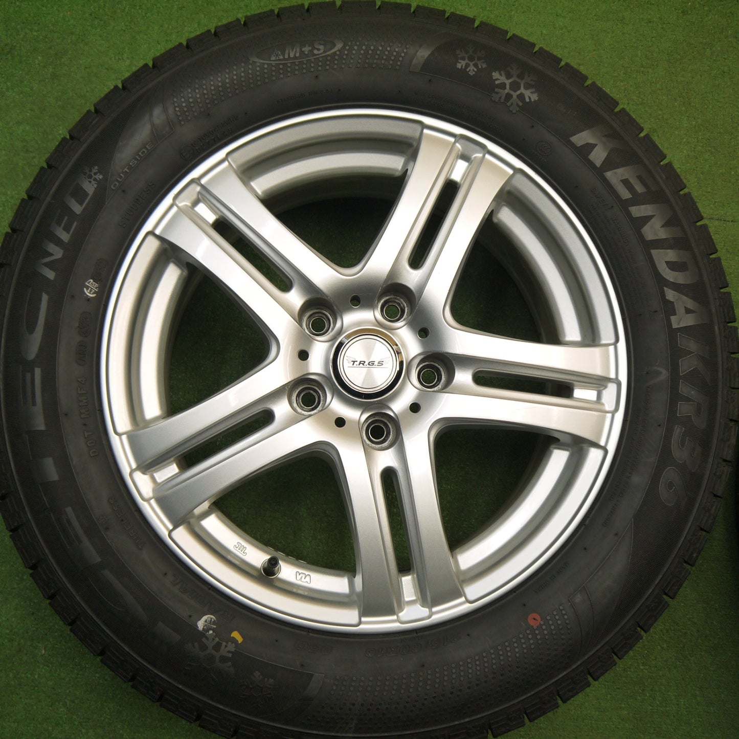 バリ溝！23年！キレイ！ほぼ10分★スタッドレス 215/60R16 ケンダ KR36 アイステック ネオ T.R.G.5 TRG5 16インチ PCD114.3/5H★5121002Hス