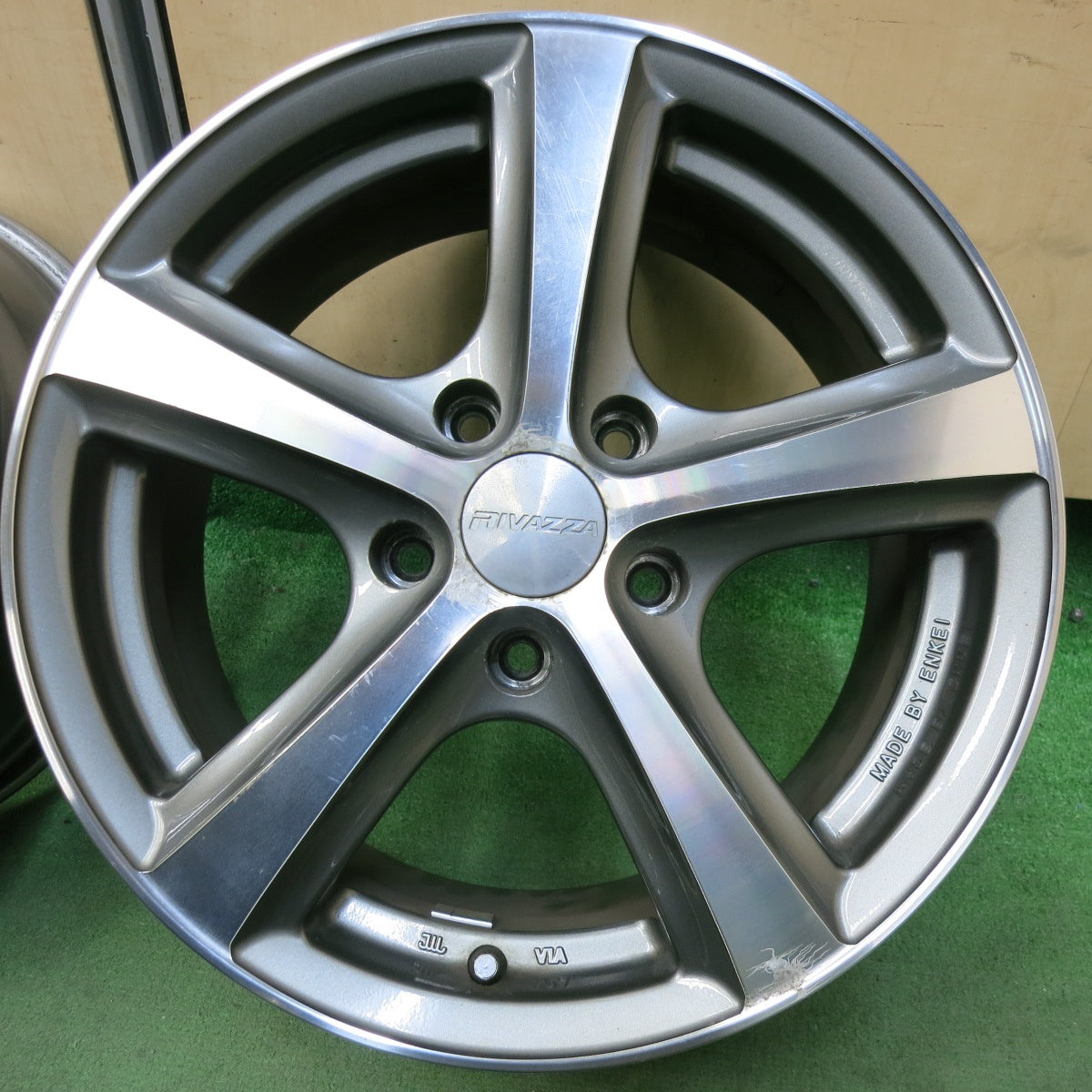 4本価格★RIVAZZA ENKEI リヴァッツァ エンケイ 16インチ ホイール 16×7J PCD114.3/5H★5042516SYホ