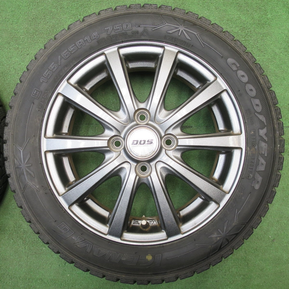 バリ溝！キレイ！9.5分以上★スタッドレス 155/65R14 グッドイヤー アイスナビ6 D.O.S. DOS 社外 アルミ 14インチ PCD100/4H★6041304NJス