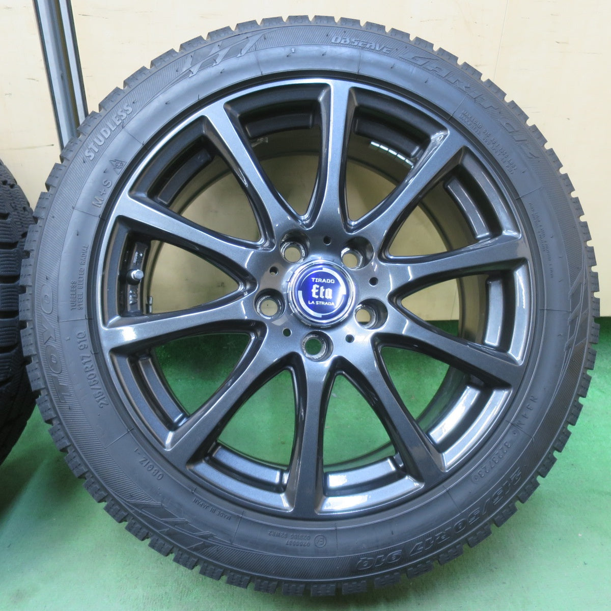 バリ溝！23年！キレイ！9.5分★スタッドレス 215/50R17 トーヨー オブザーブ ガリット GIZ TIRADO Eta LA STRADA ティラード ラストラーダ 17インチ PCD114.3/5H★6040703イス