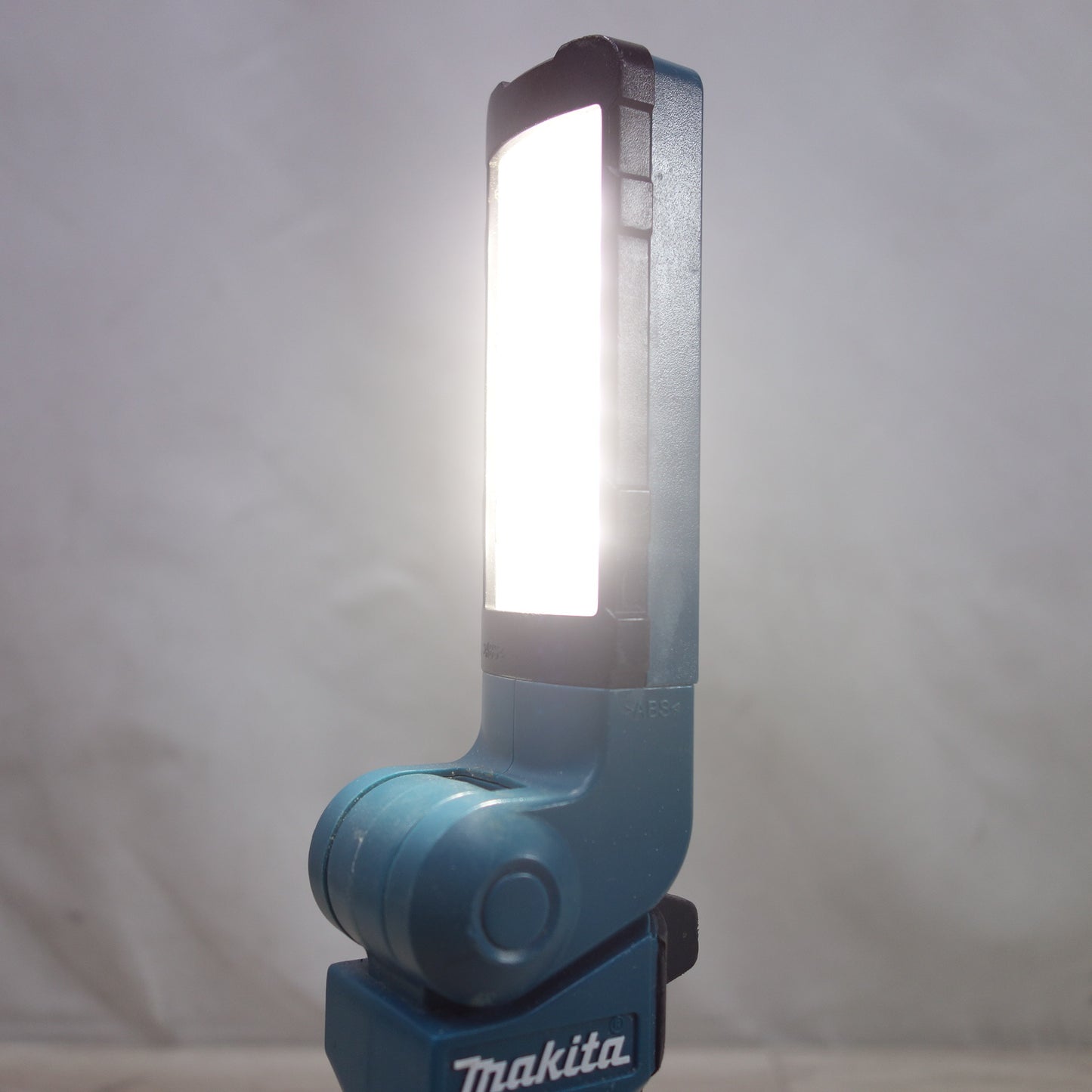 [送料無料] ◆マキタ 充電式 LED ワークライト ML801 18V/14.4V 照明 作業 コードレス Makita◆