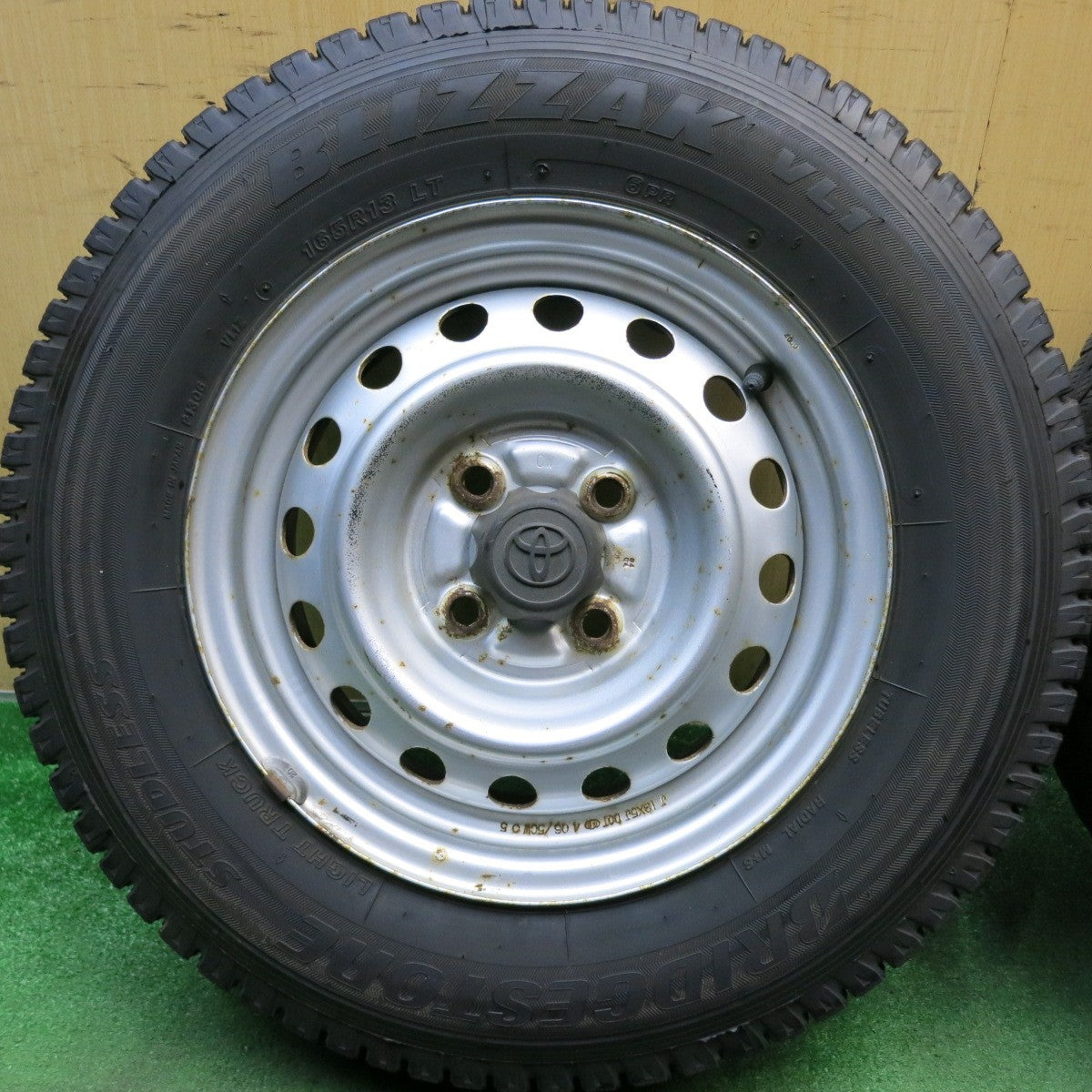 バリ溝！9.5分◎トヨタ プロボックス サクシード 等 純正 スチール 165R13 6PR スタッドレス ブリヂストン ブリザック VL1 13インチ PCD100/4H◎6073009HAス