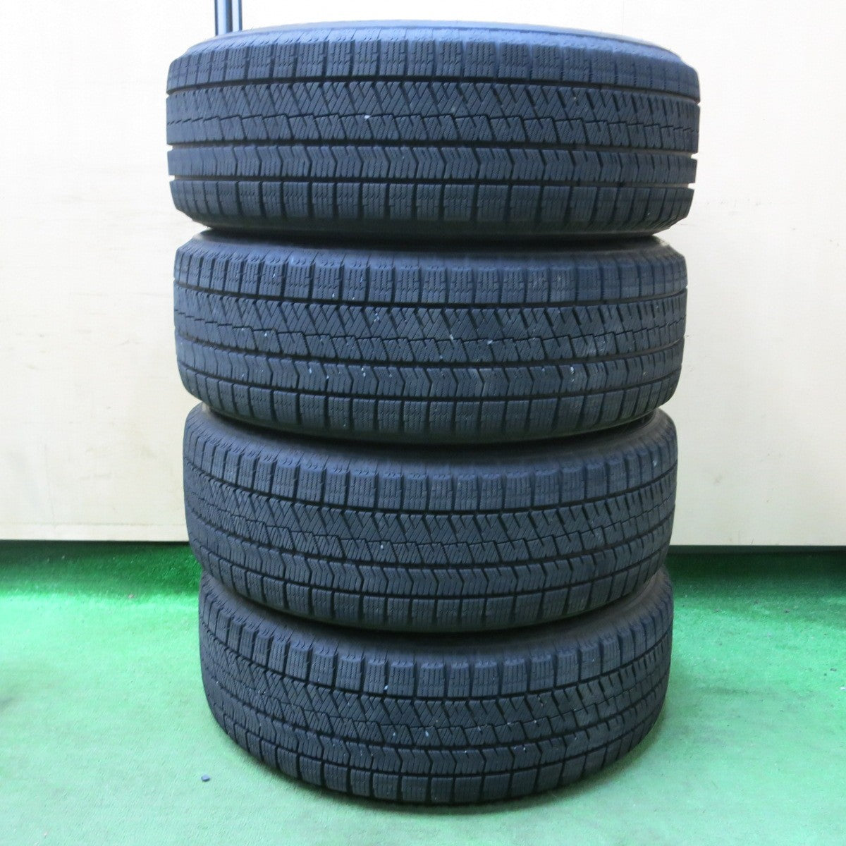 [送料無料] バリ溝！22年！キレイ！9.5分★スタッドレス 205/60R16 ブリヂストン ブリザック VRX2 BALMINUM バルミナ 16インチ PCD114.3/5H★4110811SYス