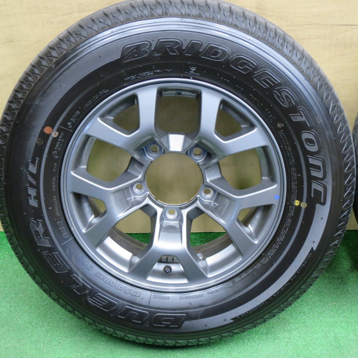 バリ溝！25年！キレイ！9.5分★スズキ ジムニー シエラ ノマド 純正 195/80R15 ブリヂストン デューラー H/L 852 DUELER 15インチ PCD139.7/5H★6031202NKノ