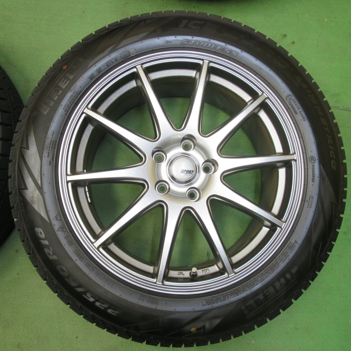 バリ溝！24年！キレイ！ほぼ10分★スタッドレス 225/60R18 ピレリ アイスゼロ アシンメトリコ SPORT ABELIA スポルト アベリア 18インチ PCD114.3/5H★5061503イス