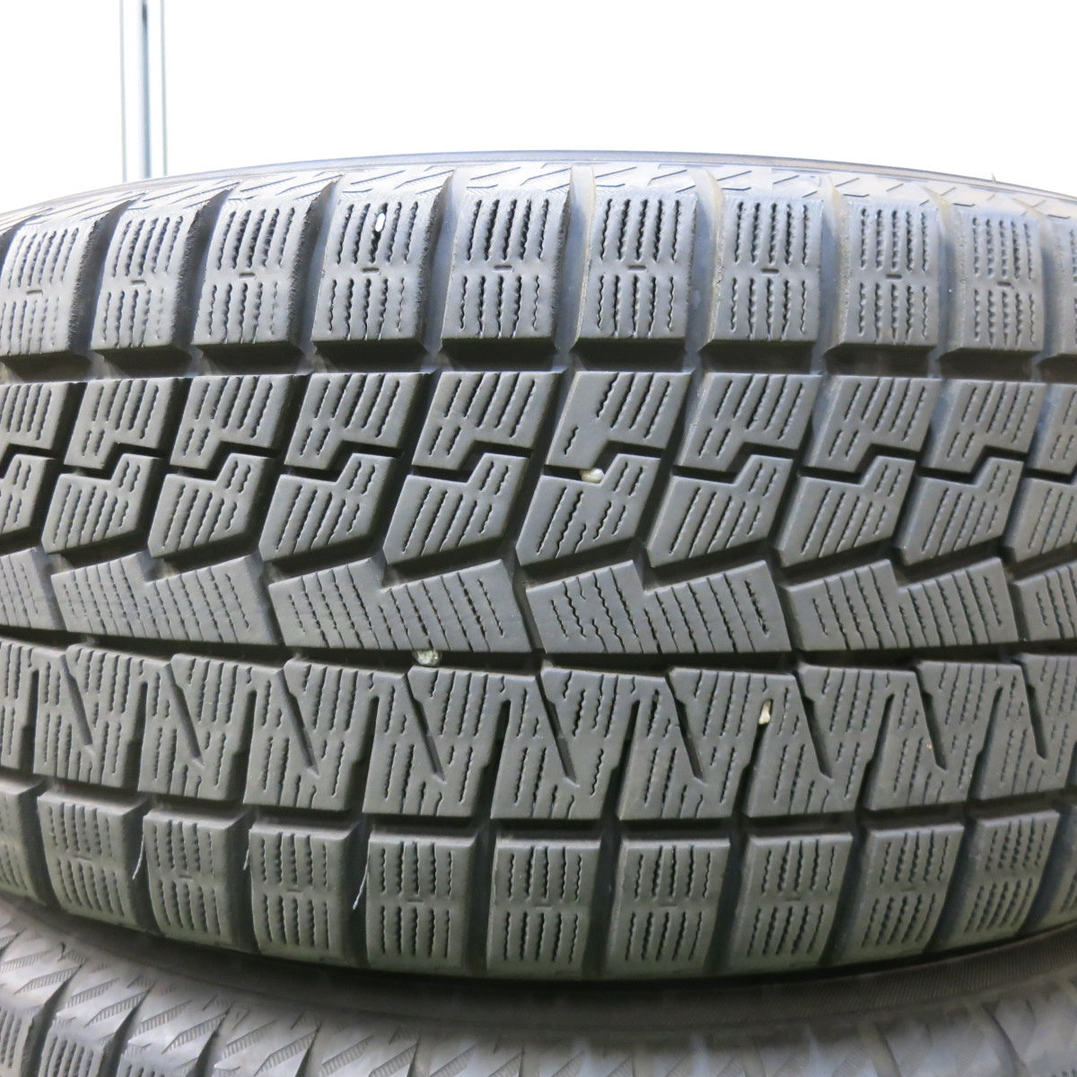 バリ溝！22年！キレイ！8.5分★スタッドレス 215/55R17 ヨコハマ アイスガード iG70 MiLLOUS ミルアス 17インチ PCD114.3/5H★5052811SYス
