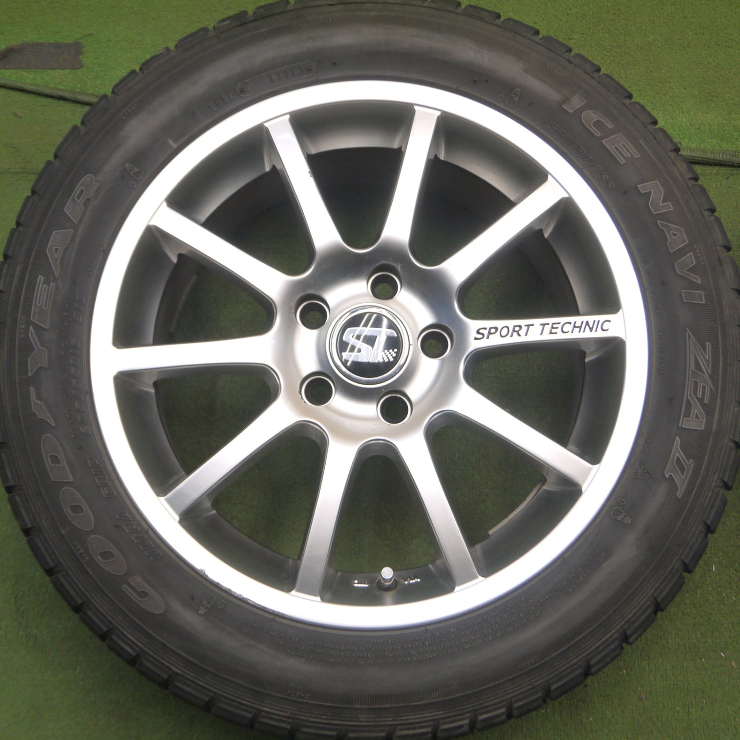 *送料無料* キレイ★ボルボ等 SPORT TECHNIC 205/55R16 スタッドレス グッドイヤー アイスナビ ZEA2 スポーツテクニック PCD108/5H★4052209Hス