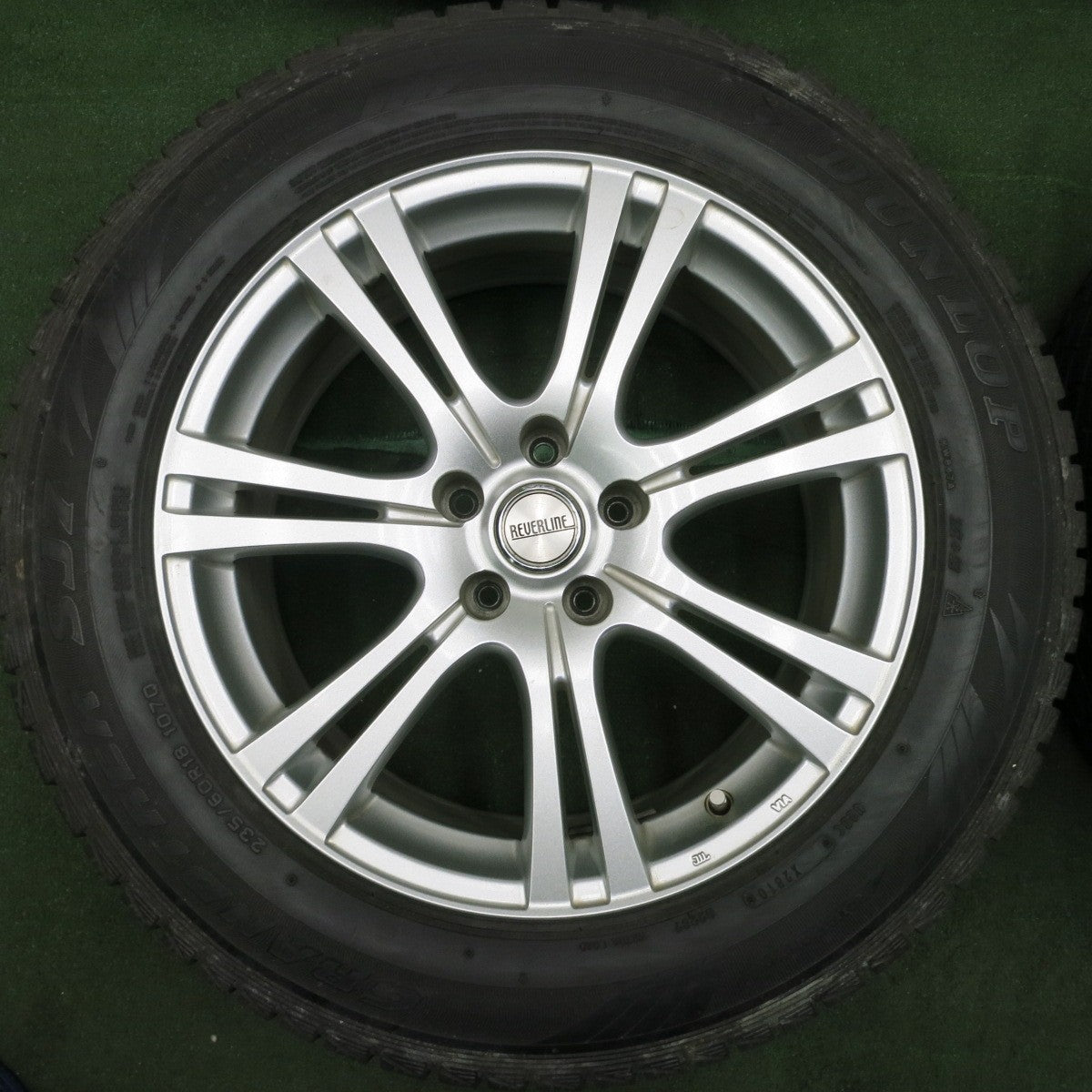 *送料無料* バリ溝！キレイ！9.5分★REVERLINE 235/60R18 スタッドレス ダンロップ グラントレック SJ7 リバーライン 18インチ PCD114.3/5H★4062503NJス