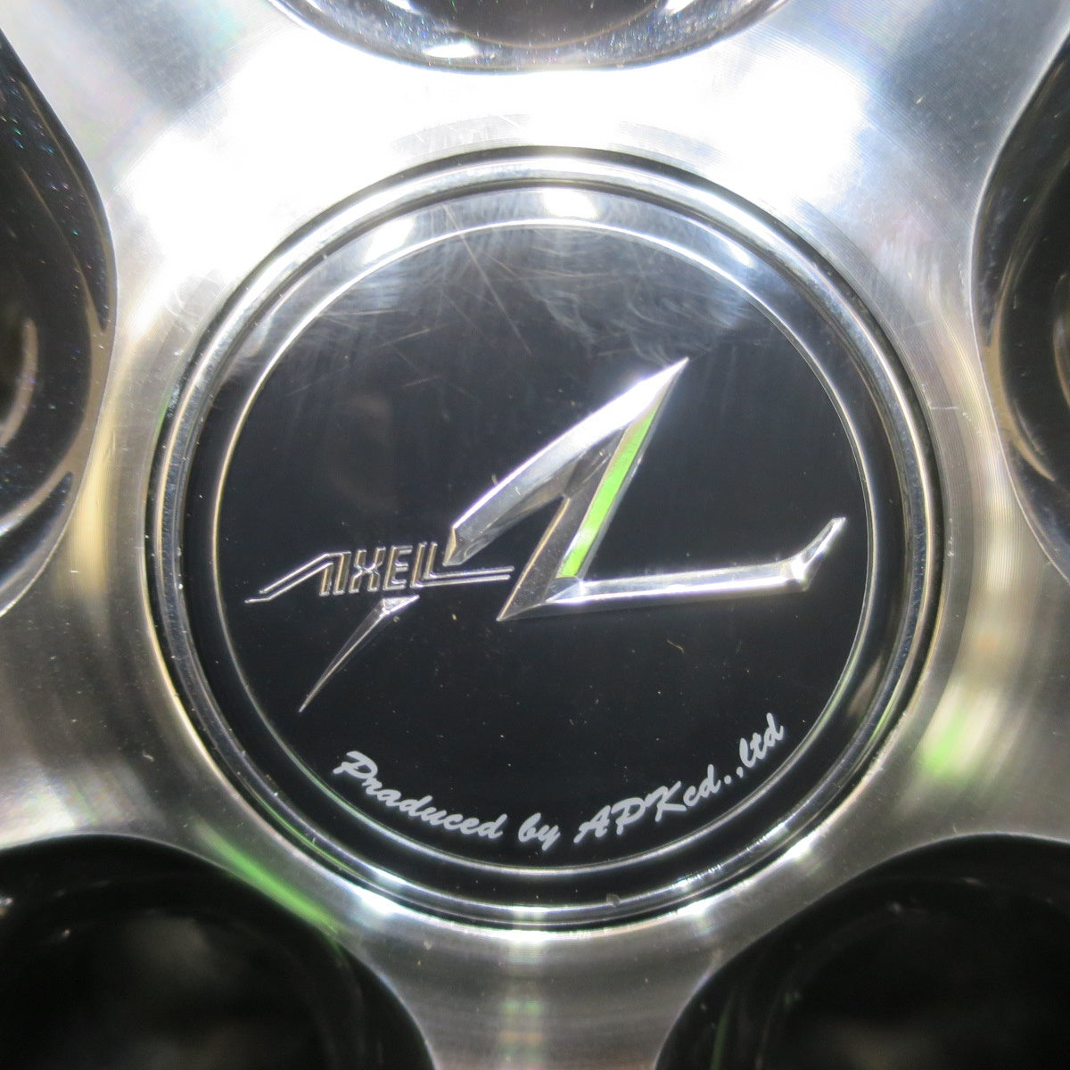 [送料無料] バリ溝！キレイ！8.5分★スタッドレス 235/50R18 ダンロップ ウインターマックス WM02 AXEL アクセル 18インチ PCD114.3/5H★5012515イス