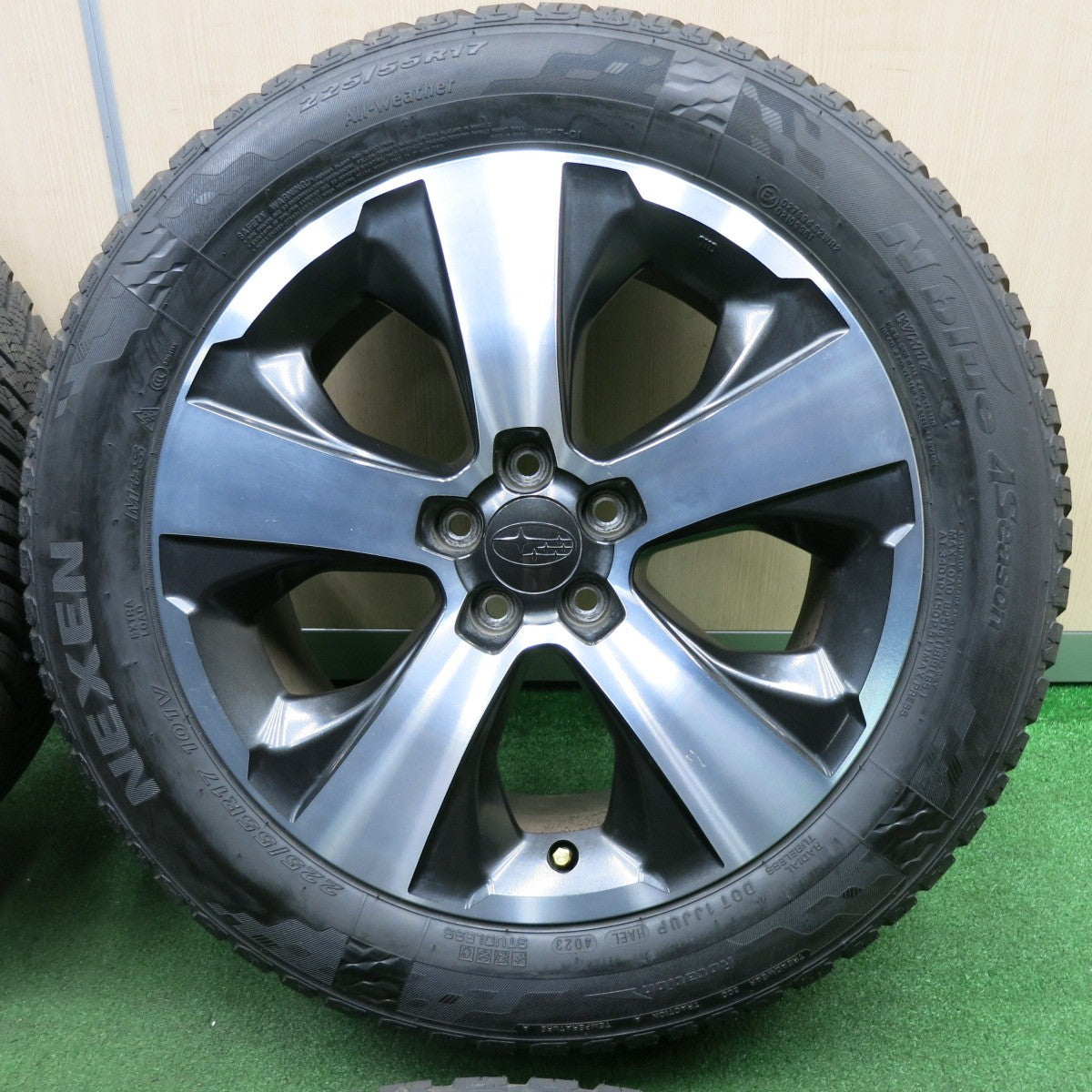 *送料無料* バリ溝！23年！9.5分★スバル XV 純正 225/55R17 ネクセン N'blue 4Season 17インチ PCD100/5H★4032606TNス