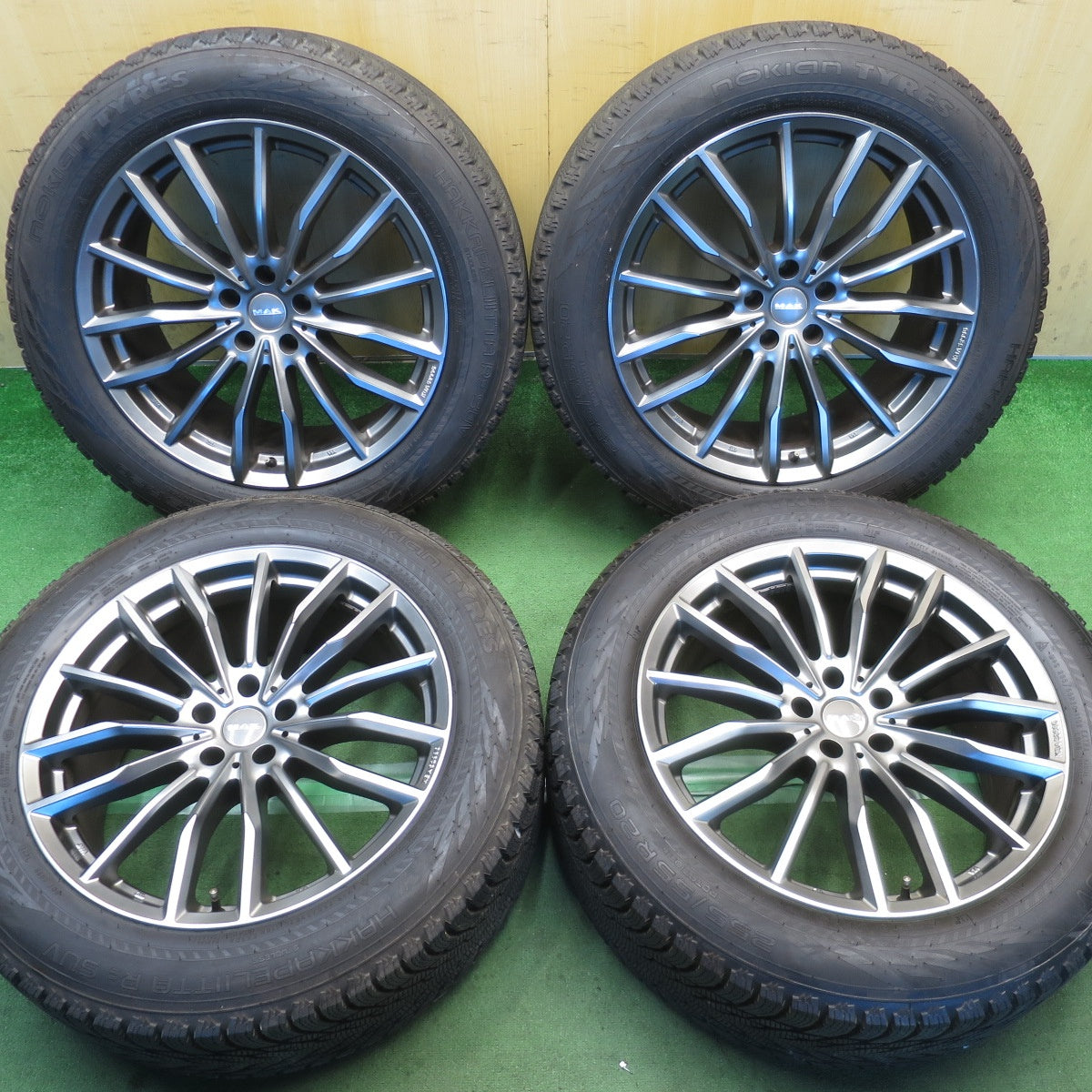 バリ溝！キレイ！9.5分◎BMW 等 MAK RAPP 255/55R20 スタッドレス ノキアン ハッカペリッタ R3 SUV マック ラップ 20インチ PCD112/5H◎6091901NJス
