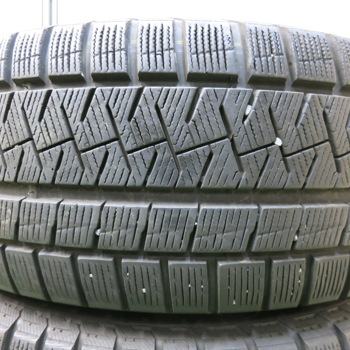 [送料無料] キレイ★ワーゲン 等 IRVINE F01 215/60R16 スタッドレス ピレリ アイスアシンメトリコ プラス アーヴィン 16インチ PCD112/5H★4122504SYス
