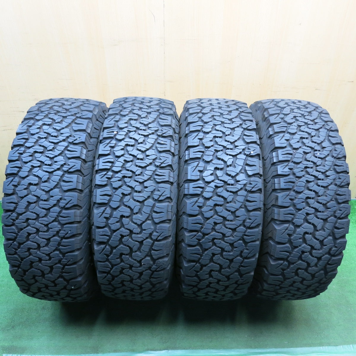 バリ溝！23年！キレイ！9.5分◎RAYS TEAM DAYTONA M8 285/70R17 121/118R BFグッドリッチ All-Terrain T/A KO2 レイズ チーム デイトナ 17インチ PCD139.7/6H◎6092001HAノ