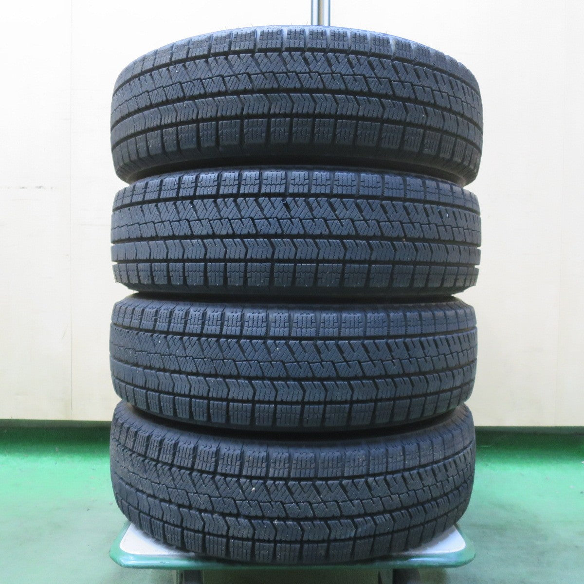 バリ溝！24年！9分◎スタッドレス 155/65R14 ブリヂストン ブリザック VRX2 スチール ホイール 14インチ PCD100/4H◎6093004イス