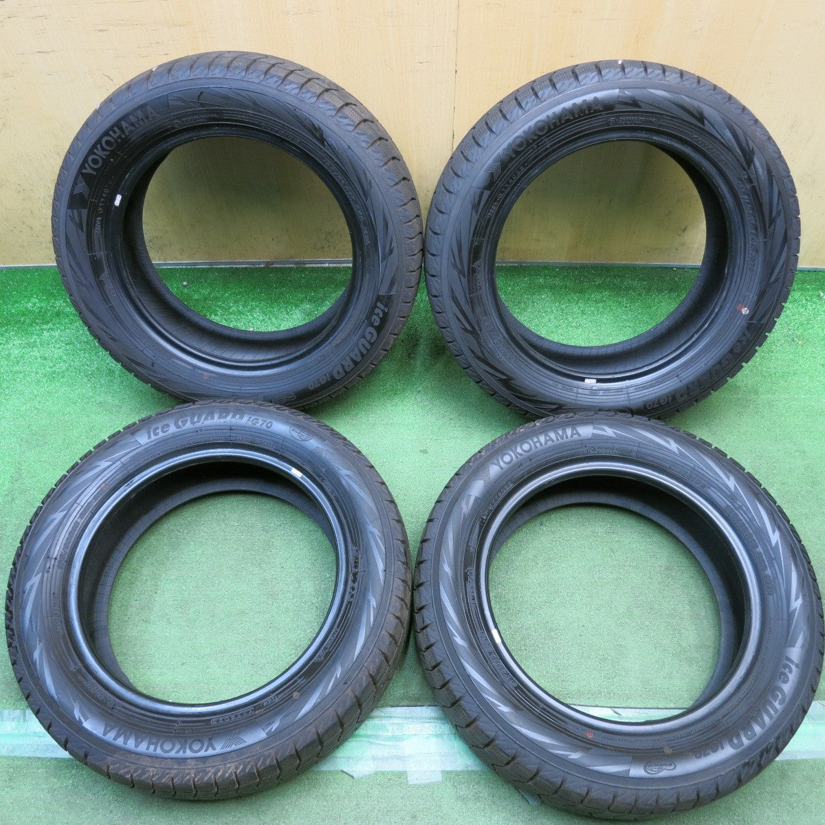 バリ溝！25年！ほぼ10分◎スタッドレス 185/60R15 ヨコハマ アイスガード iG70 タイヤ 15インチ シエンタ アクア フィット シャトル フリード 等◎6101509HAスタ