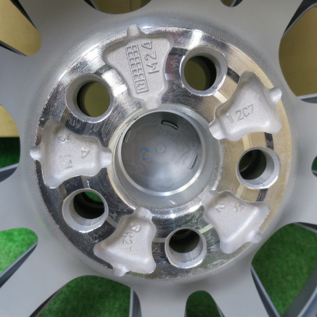 [送料無料] 新車外し★トヨタ 50系 プリウス Aグレード 純正 ホイール 15インチ 15×6.5J PCD100/5H★4102903イホ