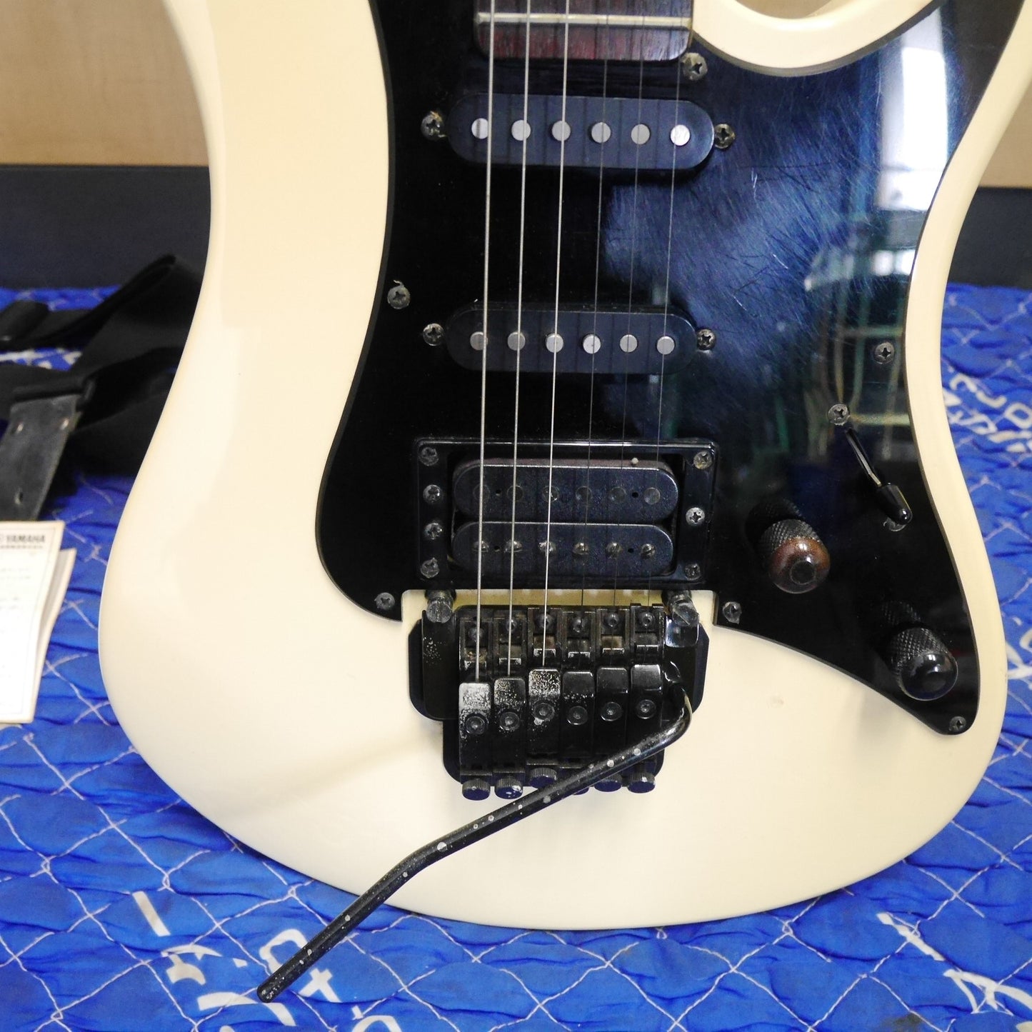 [送料無料] ☆YAMAHA ヤマハ エレキギター RGX512P RGXモデル クリーム色 エレクトリック ギター ケース付き 現状品☆