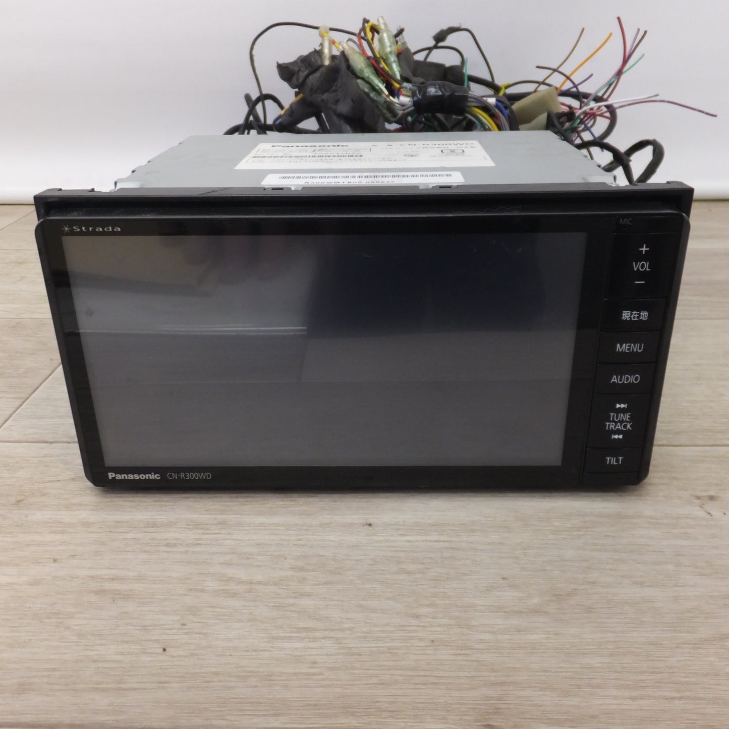 [送料無料] ★パナソニック Panasonic SDカーナビステーション Rシリーズ Strada CN-R300WD[58]★