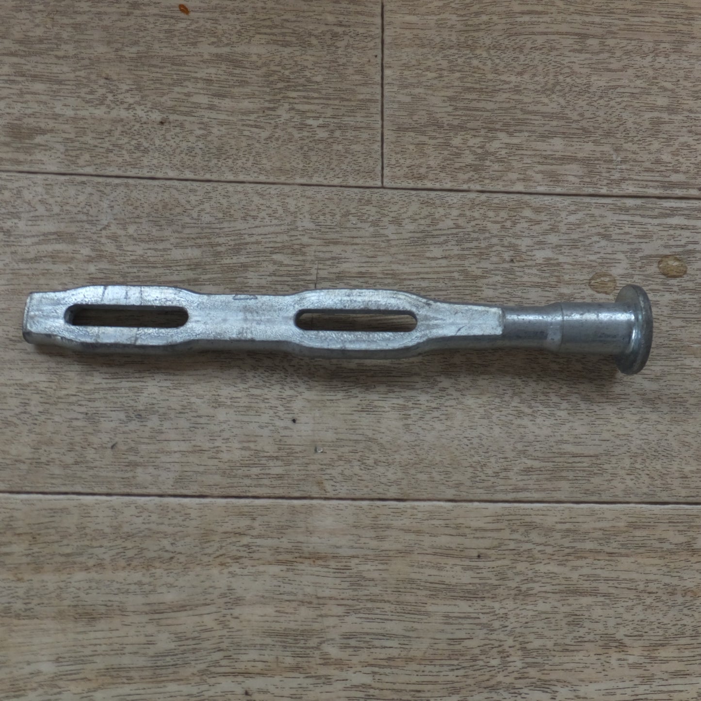 [送料無料] 岐阜発★くさび式 フォームタイ 2穴　約 250個 セット　長さ 約 16cm　メーカー 不明　ホームタイ ホンタイ★