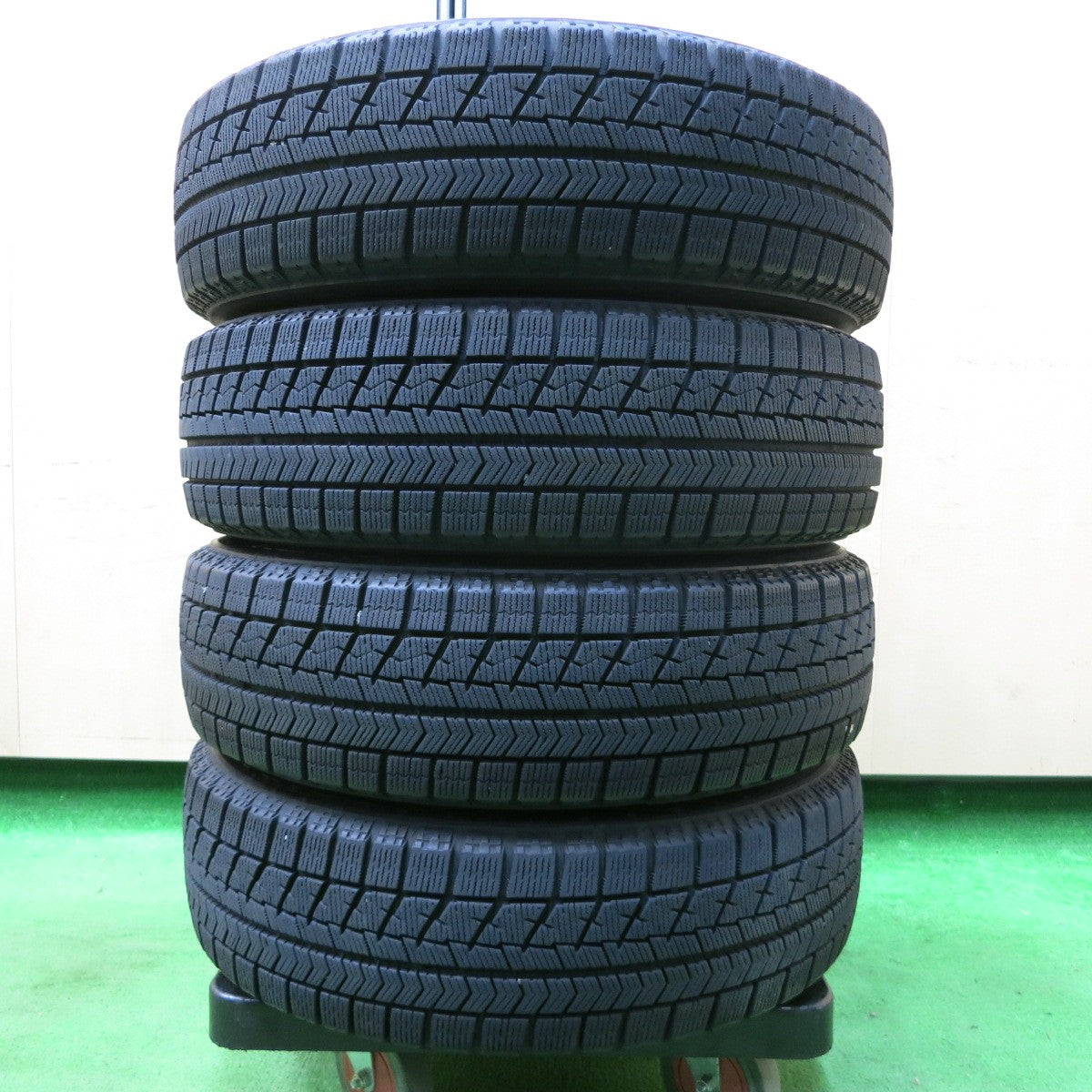 *送料無料* バリ溝！8.5分★スタッドレス 155/65R14 ブリヂストン ブリザック VRX GMach 14インチ PCD100/4H★4053109イス