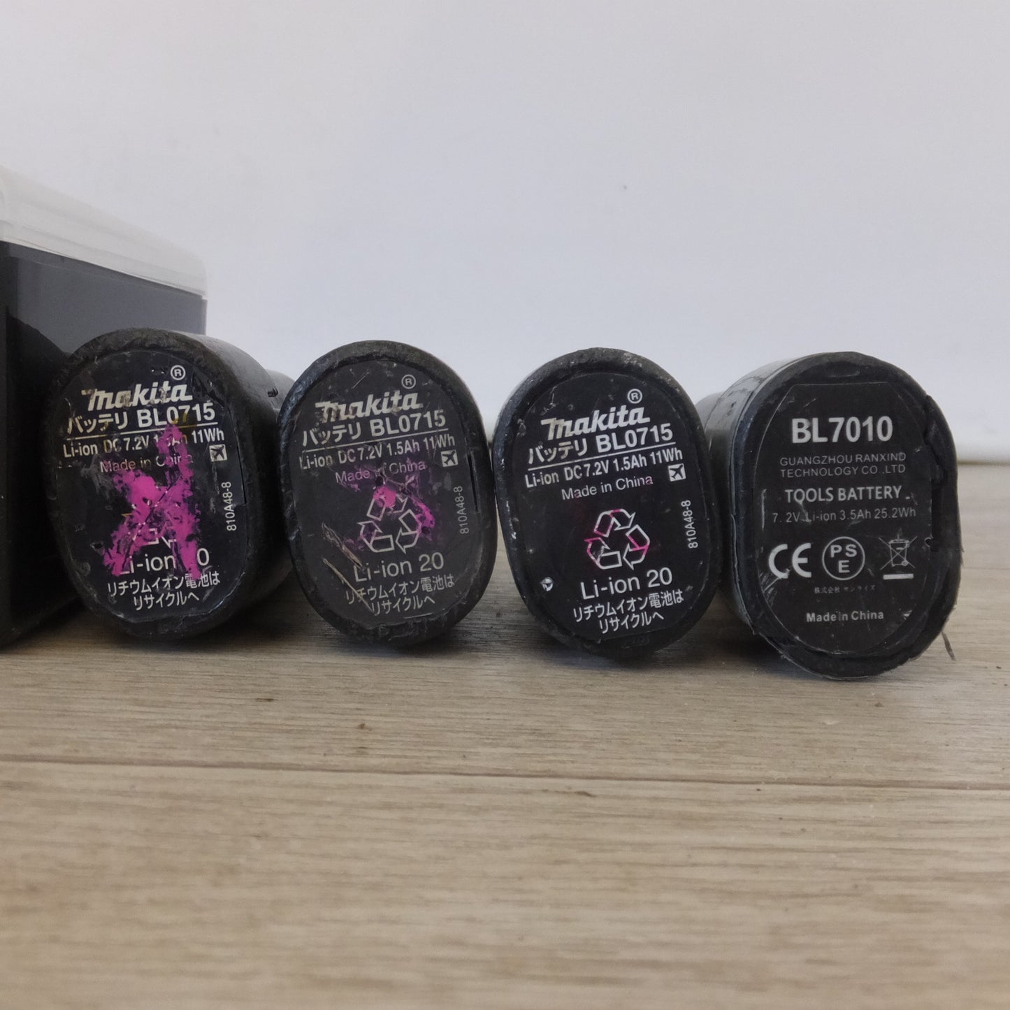 [送料無料] ★マキタ makita 充電式ペンインパクトドライバ TD022DSHXB 7.2V　バッテリ 5個★