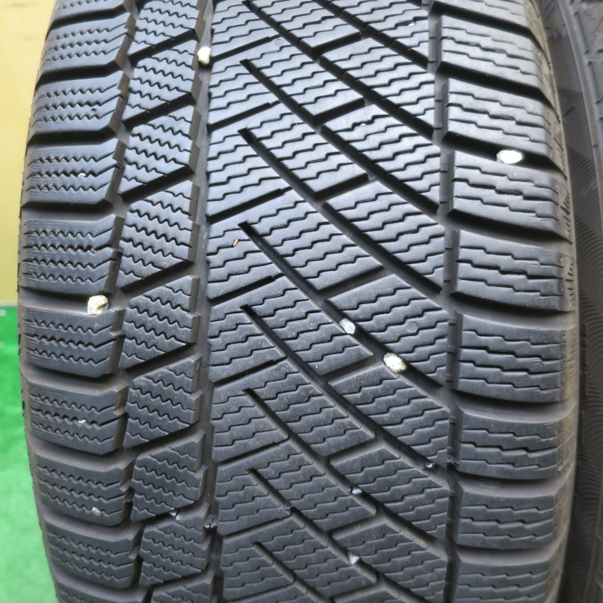 バリ溝！22年！キレイ！9.5分★XV 等 225/55R17 スタッドレス バイキング WINTECH WT6 ILLUGA 社外 アルミ 17インチ PCD100/5H★5122404NJス
