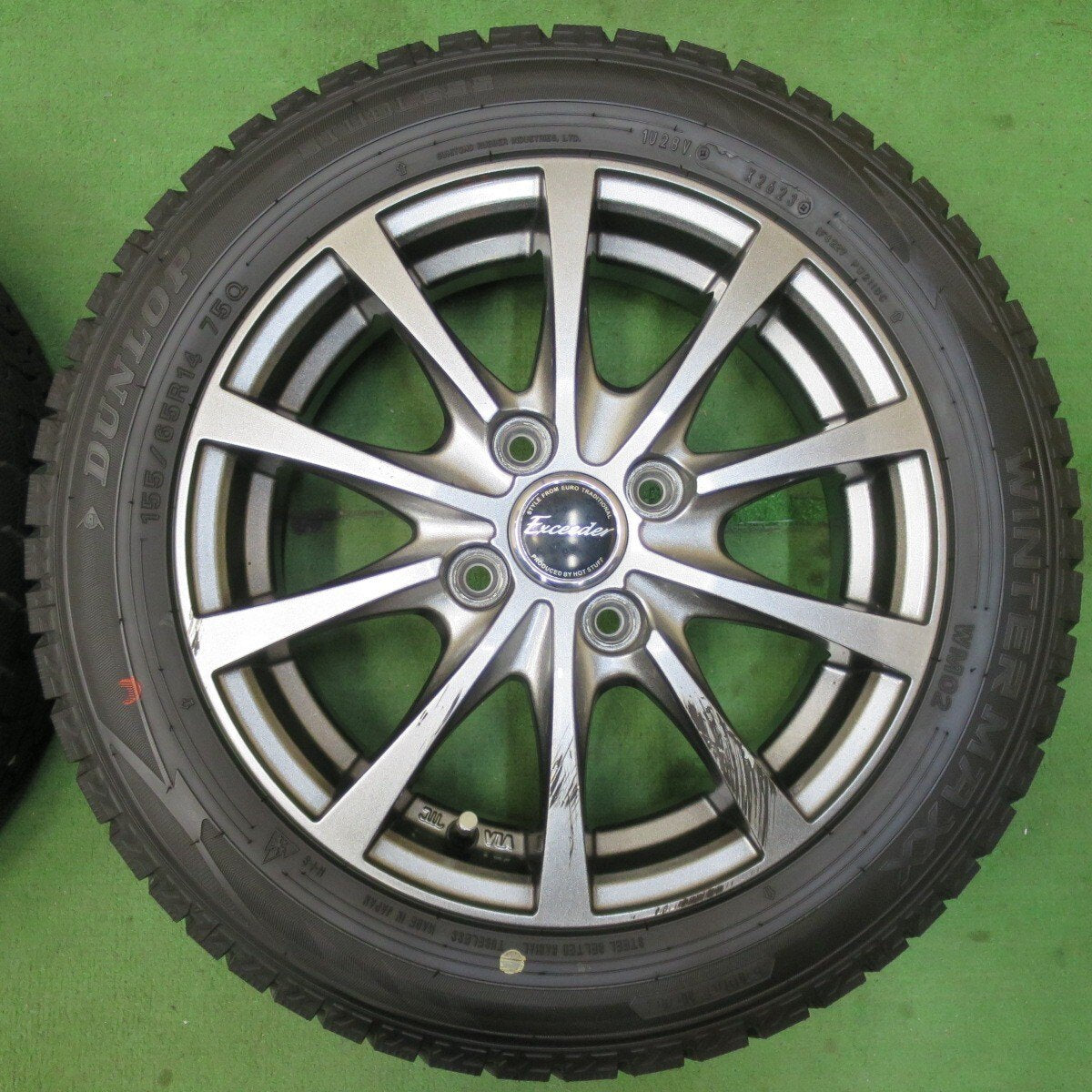 バリ溝！23年！キレイ！ほぼ10分★スタッドレス 155/65R14 ダンロップ ウインターマックス WM02 Exceeder エクシーダー 14インチ PCD100/4H★5030601イス