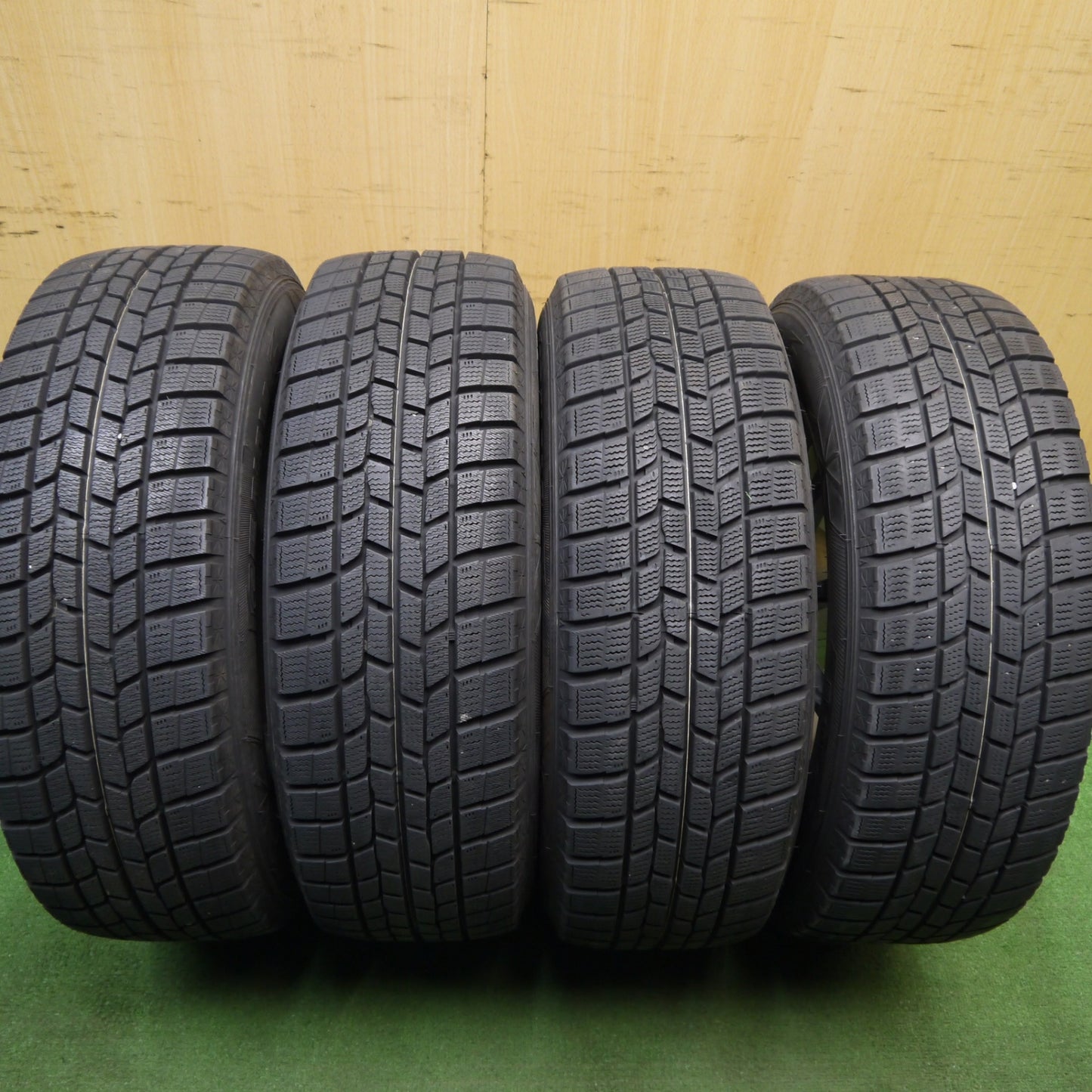 バリ溝！キレイ！ほぼ10分★プリウス 等 195/65R15 スタッドレス グッドイヤー アイスナビ6 ravrion LUMIERE ラブリオン 15インチ PCD100/5H★5042801Hス