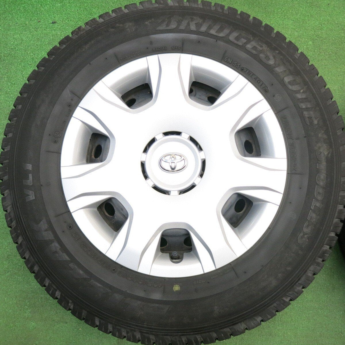 4本価格★トヨタ 200系 ハイエース 純正 スチール 195/80R15 107/105L スタッドレス ブリヂストン ブリザック VL1 15インチ PCD139.7/6H★6021504HAス
